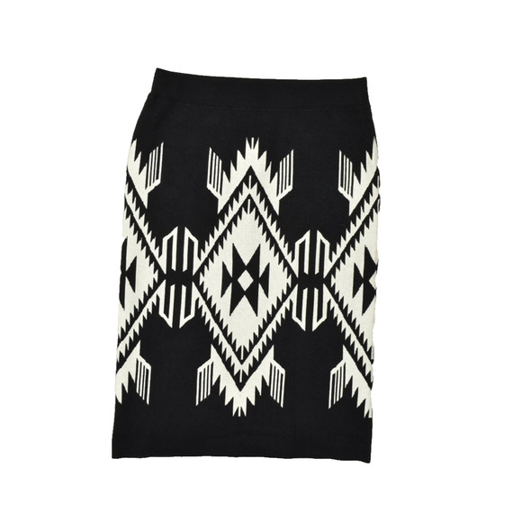Ariat Dresses & Skirts - Ariat Women's Straight Skirt Regular Size L Black & White Aztec Western Knit